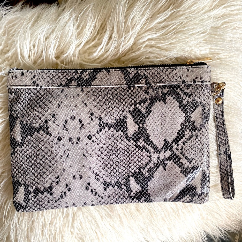 Laura Dimaggio Gray python pattern leather clutch/ wristlet - Picture 3 of 11